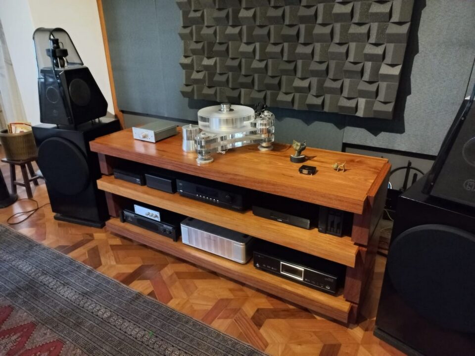 AudioKit|Rack maciço em Cumaru