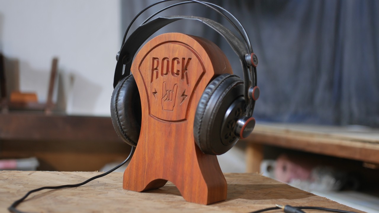 07 HeadphoneStandGunroad