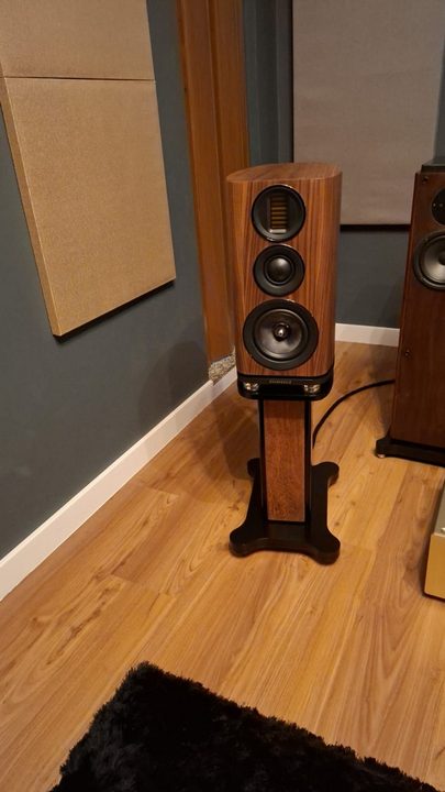 16 ReDiy AudioKit Wharfedale Stand